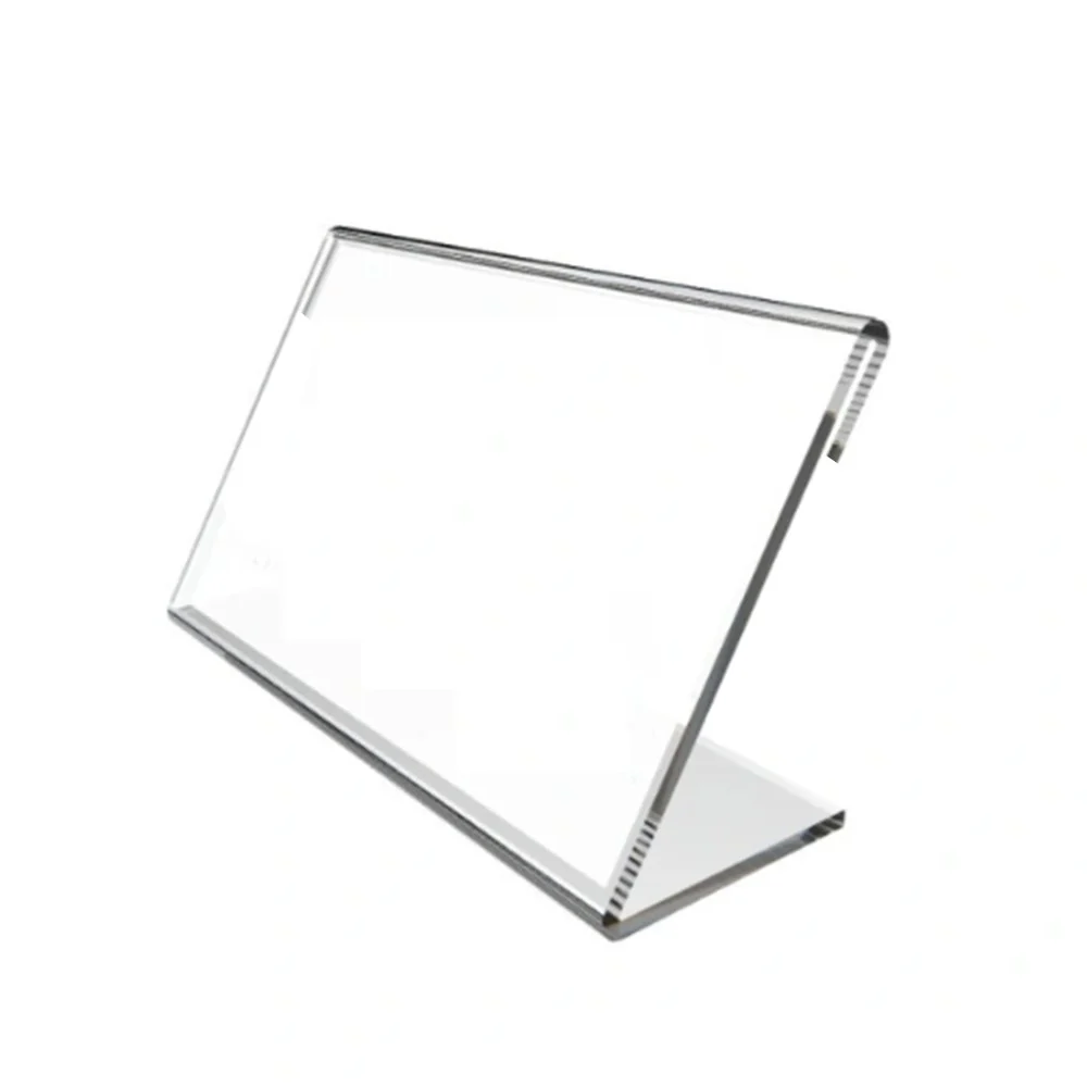 Display de plastic – suport stabil, ideal pentru expunere